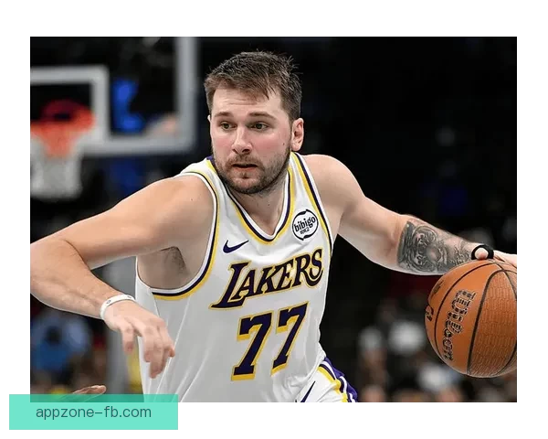 湖人遭活塞双杀无缘十连胜东契奇空砍32分詹姆斯带伤接近三双